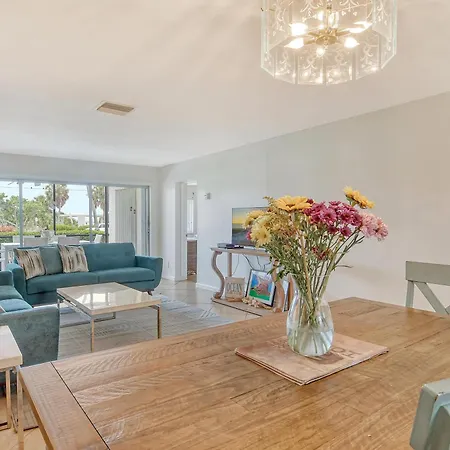 Villa Crescent Royale 106